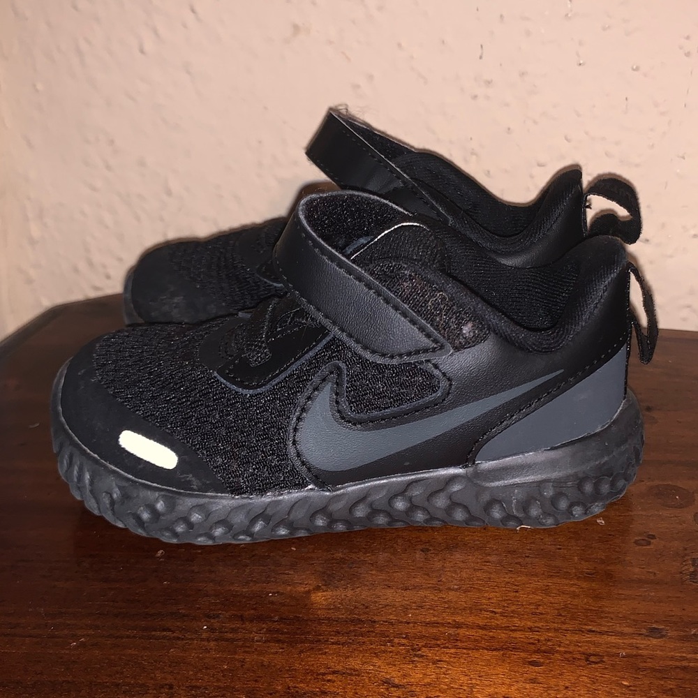 Black Nike shoes